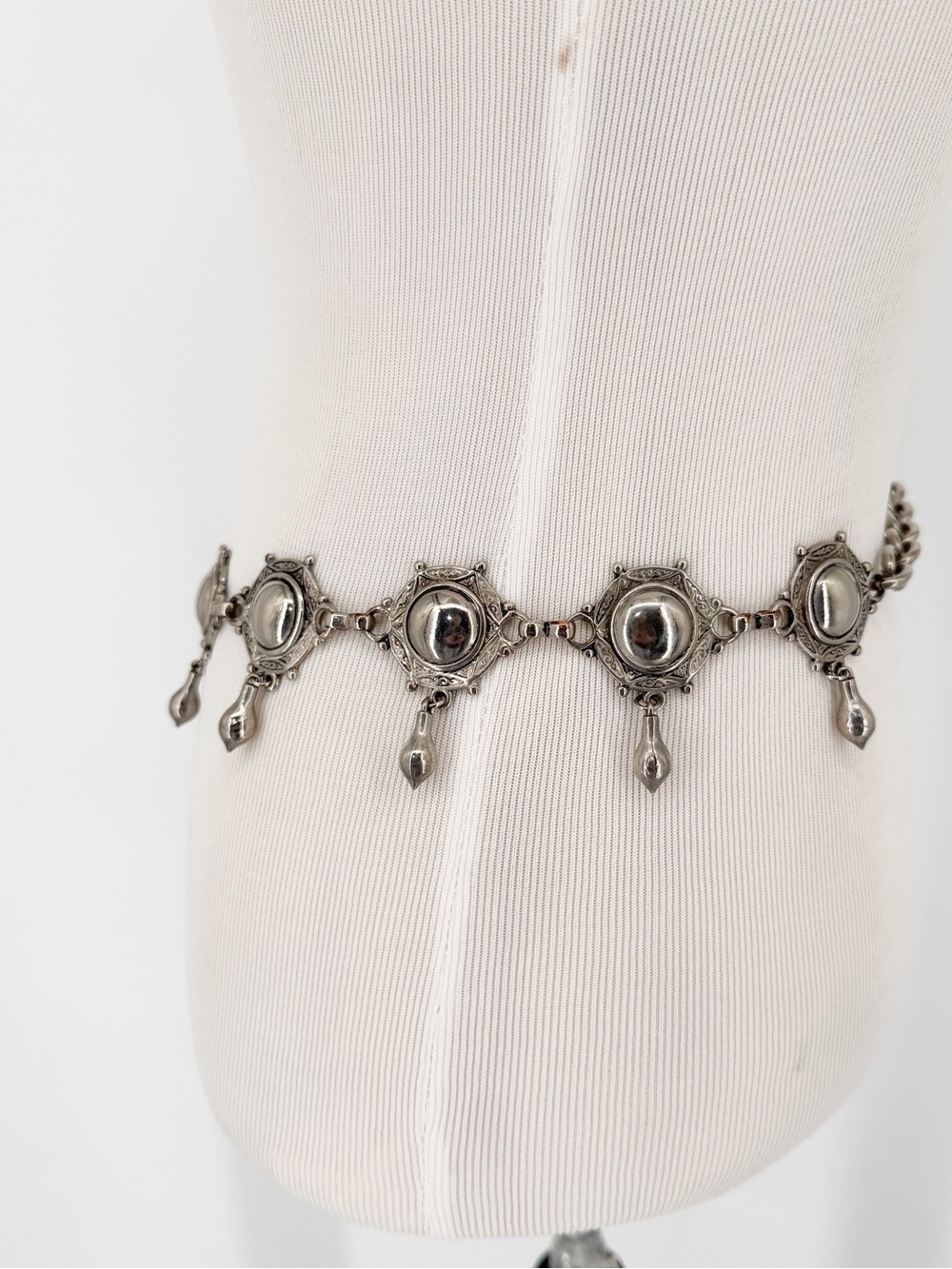 Vintage Metal Chain Boho Dangle Belt Medallion New York Studio - Picture 3 of 11
